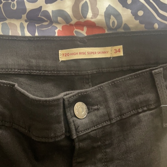 Levi's Women's 720 High Rise Super Skinny Jeans - Picture 7 of 8